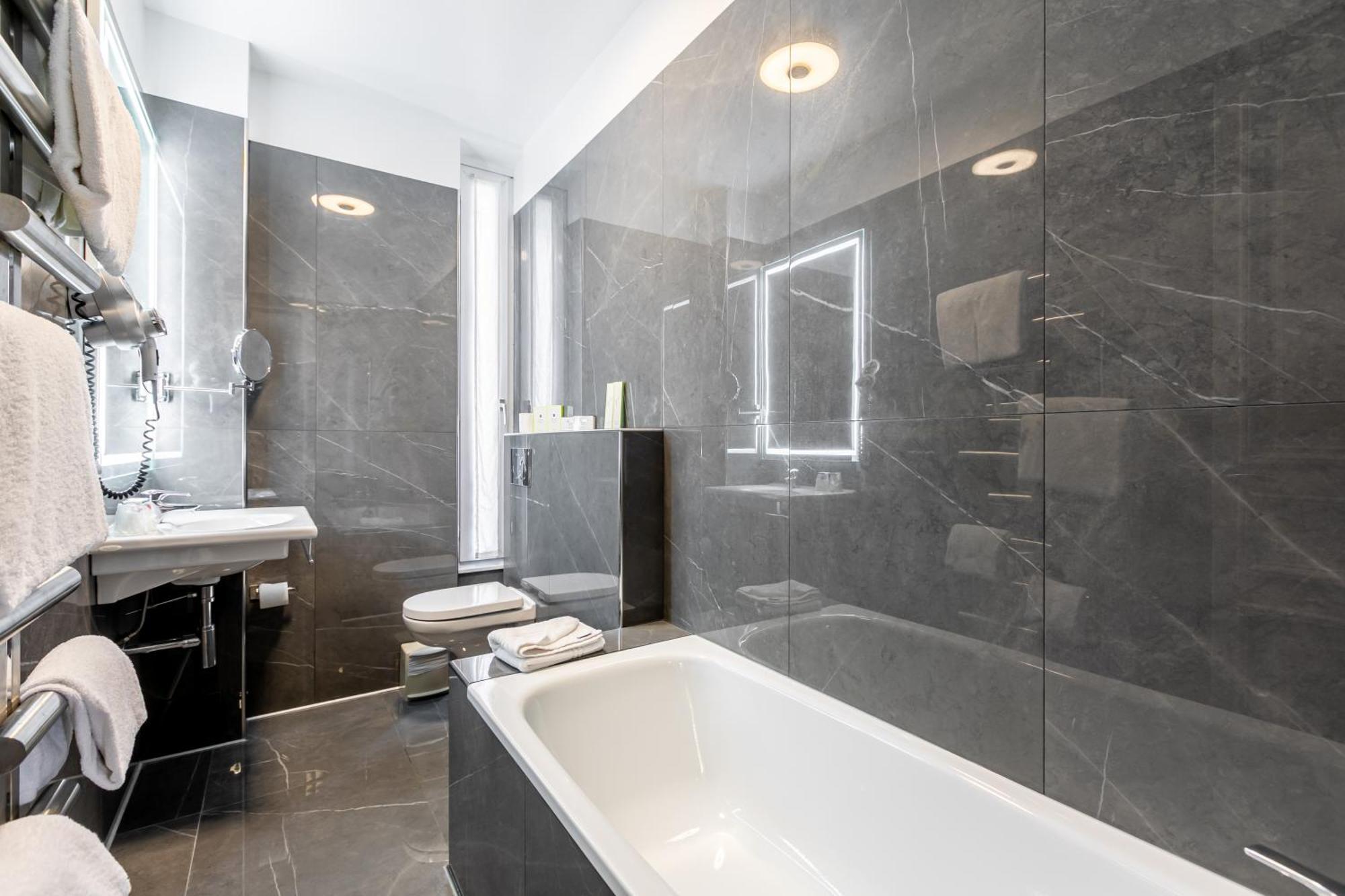 Hotel Bonaparte Paris Luaran gambar